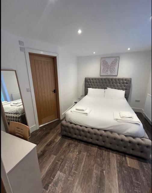 The Birch Located In Pegsdon Lodge