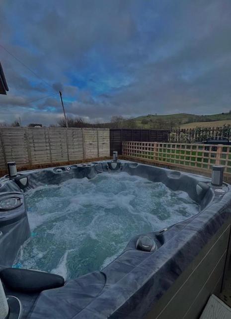 The Birch Located In Pegsdon Lodge *